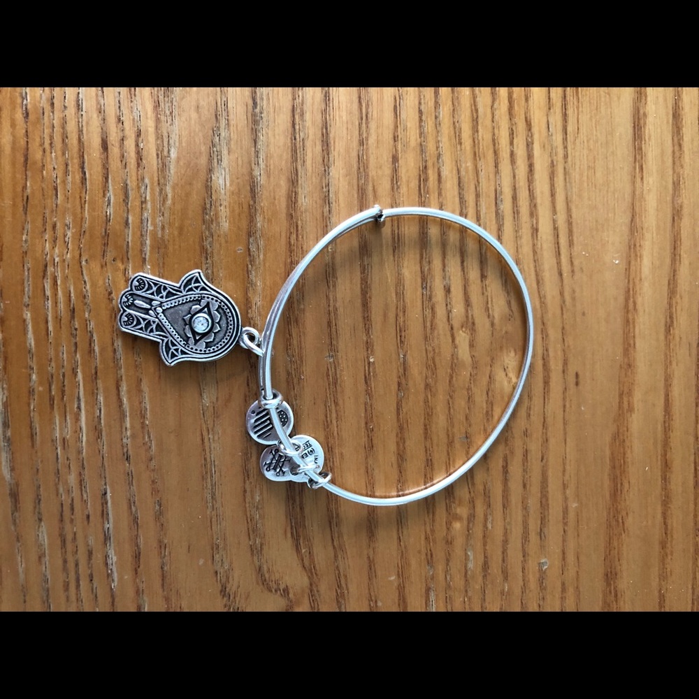 LIKE NEW Alex & Ani Hand of Fatima